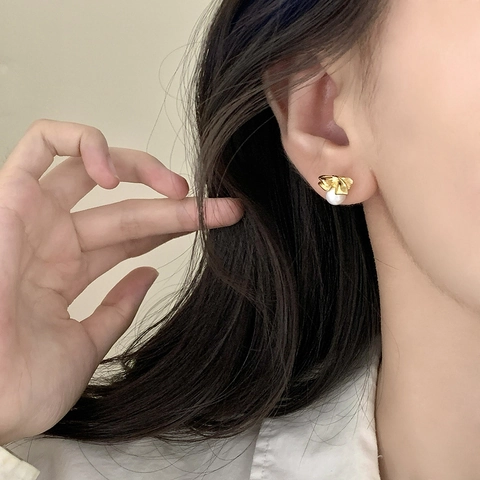 Pendientes De Botón Con Nudo De Lazo Cobre Perla Artificial De Concha Chapado En Oro Joyería Elegante Para Mujeres