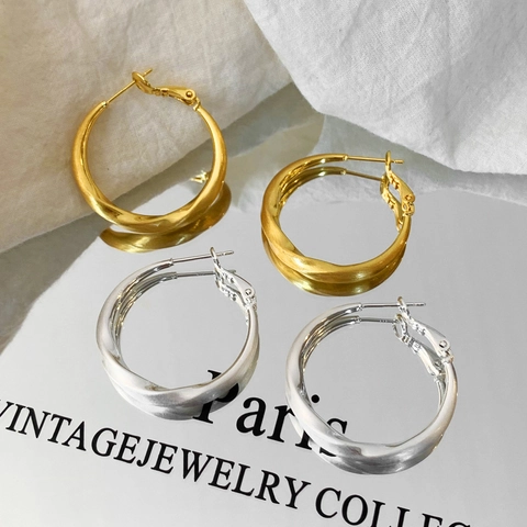 Kupferne Creolen Für Damen Minimalistisches Geometrisches Gedrehtes Design Gebürstetes Finish Matte Mode Schmuck Accessoires