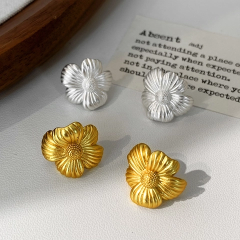 Orecchini A Lobo A Fiore Eleganti Minimalisti Francesi Rame Opaco Con Perno In Rame Consistenza Spazzolata Per Donna