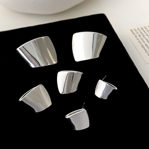 Boucles D'oreilles Géométriques Avec Tige En Cuivre Poli Ton Argent Carré Incurvé Design Minimaliste