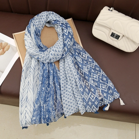 Women Ethnic Bohemian Polyester Scarf Blue White Geometric Feather Print Tassel Fringe Lightweight Shawl