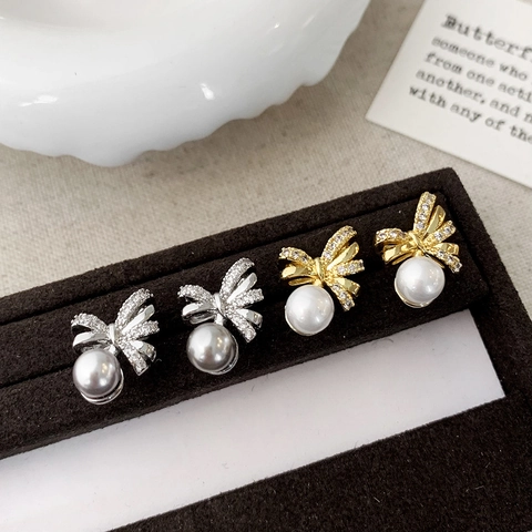 Eleganti Orecchini A Lobo Con Fiocco E Perla Artificial Per Donna Rame Con Micro Pavé Di Zirconi E Perla Artificial Di Conchiglia Stile Francese