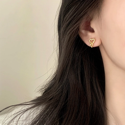 Pendientes De Botón De Doble Corazón Entrelazados Cobre Texturizado Moda Simple Conmutar Joyería Elegante Para Mujer