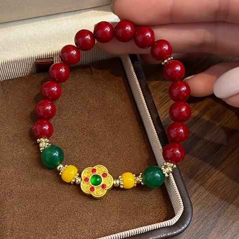 Vintage Chinesischer Stil Künstliche Perlenarmband Rote Kunstperle Grüne Chalcedon Gold Blumenanhänger Ethnischer Schmuck Damen