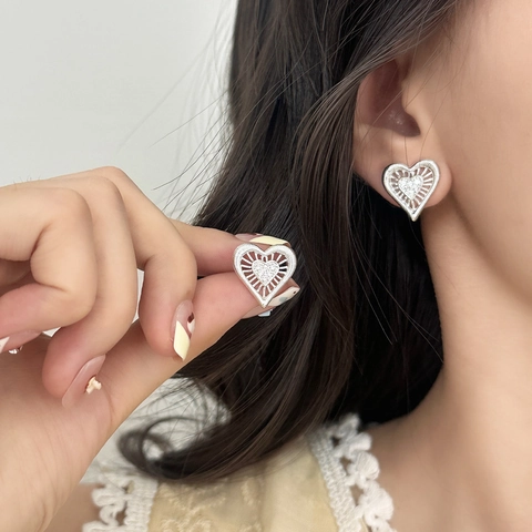 Heart Stud Earrings Copper Hollow Radial Zircon Inlaid Exquisite Elegant Fashion Jewelry For Women