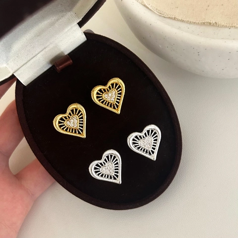 Heart Stud Earrings Copper Hollow Radial Zircon Inlaid Exquisite Elegant Fashion Jewelry For Women