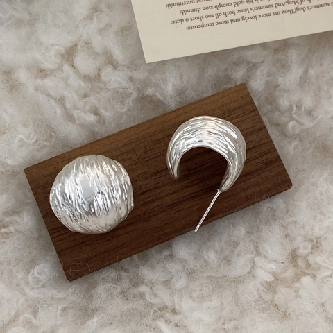 Matt Silberne Kupfer Ohrringe Für Damen Geometrisch Gedreht Gewebt Minimalistisch C-Form Retro Stil Mode Accessoire