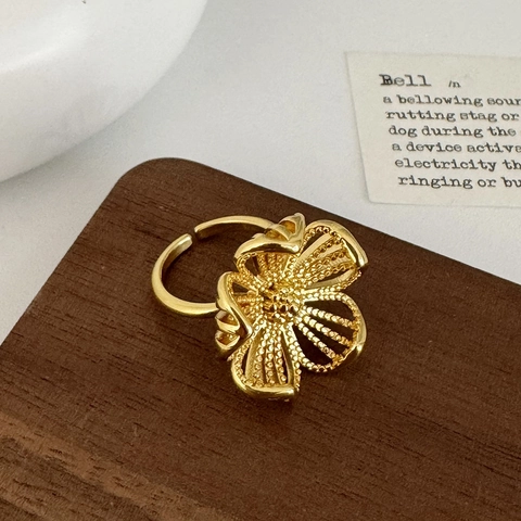 Vintage Kupferohrringe Mit Kupferstecker Und Verstellbare Ringe Mit Blumenmuster Für Damen Elegant