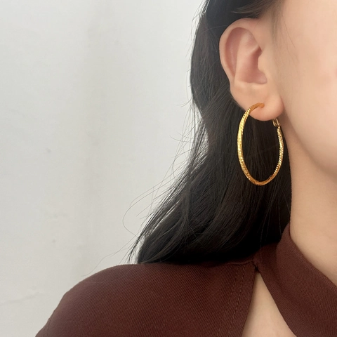 Créoles À Texture Géométrique Taille Diamant Cuivre Plaqué Bijoux De Mode Simples De Style Luxe Pour Femmes