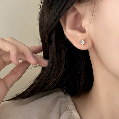 Minimalistische C-Förmige Ohrstecker Kupfer Mit Zirkonia Leichter Luxus Mode-Stil Für Frauen Geometrischer Schmuck