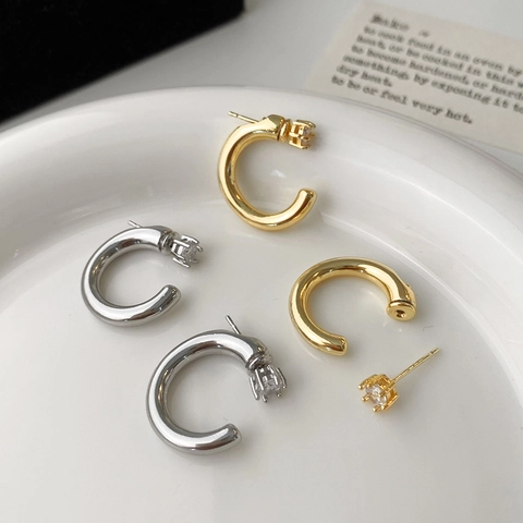 Minimalistische C-Förmige Ohrstecker Kupfer Mit Zirkonia Leichter Luxus Mode-Stil Für Frauen Geometrischer Schmuck