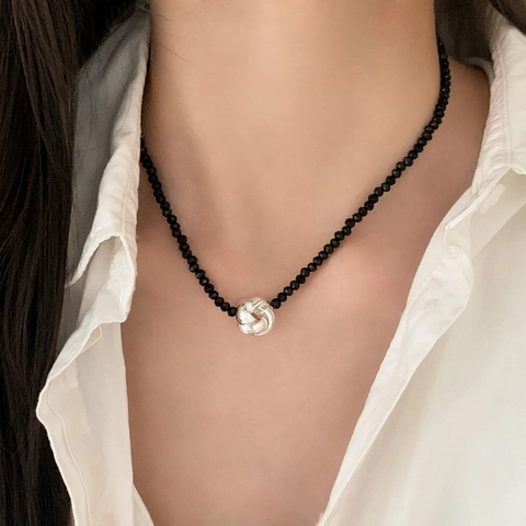 Elegante Halskette Mit Schwarzen Kristallperlen Und Kupferknotenanhänger Retro Minimalistischer Luxusschmuck Für Damen