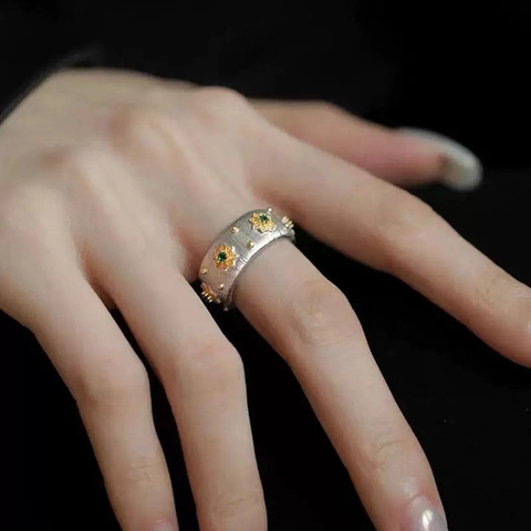 Anello Aperto In Rame Vintage Da Donna Con Zirconia Verde Bianca Texture Spazzolata Accessorio Moda Regolabile