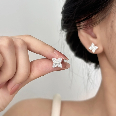 Clover Floral Stud Earrings Copper Cubic Zirconia Elegant Minimalist Design Gold Silver Plated Fashion Jewelry For Women