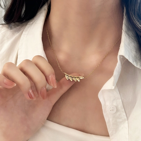 Collar De Hoja Elegante Cobre Chapado En Oro De 18K Diseño De Hojas Superpuestas Cadena De Clavícula Joyería Minimalista Para Mujeres