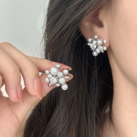 Orecchini A Lobo A Grappolo Di Künstliche Perle Irregolari Per Donna Elegante Forma Di Fiore Con Intarsio Di Zircone Gioielli