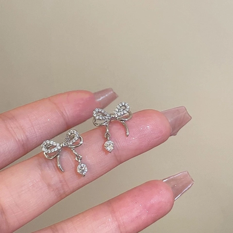 Pendientes Largos De Cobre Color Plata Con Lazo De Circonita Cúbica Cinta Brillante Accesorio Elegante Para Mujer