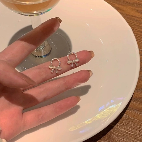 Orecchini A Lobo A Fiocco Con Pietra Occhio Di Gatto Zircone Placcato Oro 14K Ottone Perno In Rame Elegante Donna