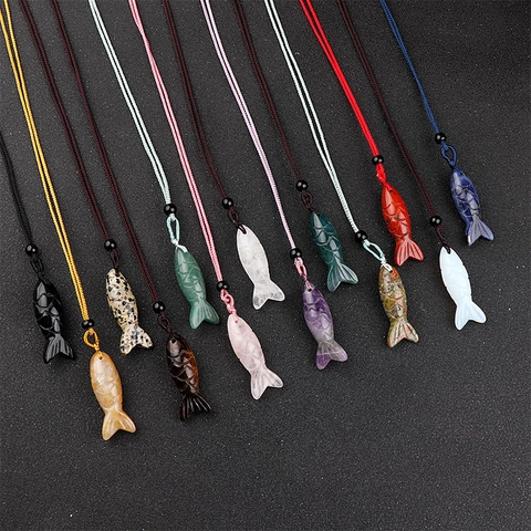 Collier Pendentif Poisson en Améthyste et Quartz Rose Sculpté à la Main Cristal de Guérison Bijoux en Pierre Animale Cadeau Femme