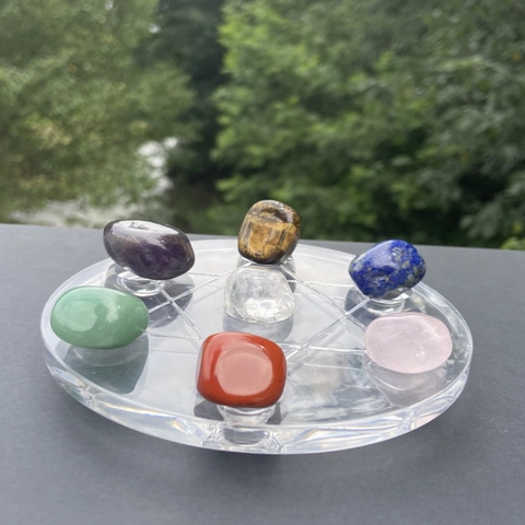 Natürliches Chakra Heilkristall Stein Set Polierte Trommelsteine Mit Transparentem Hexagramm Acryl Sockel Meditation Dekor