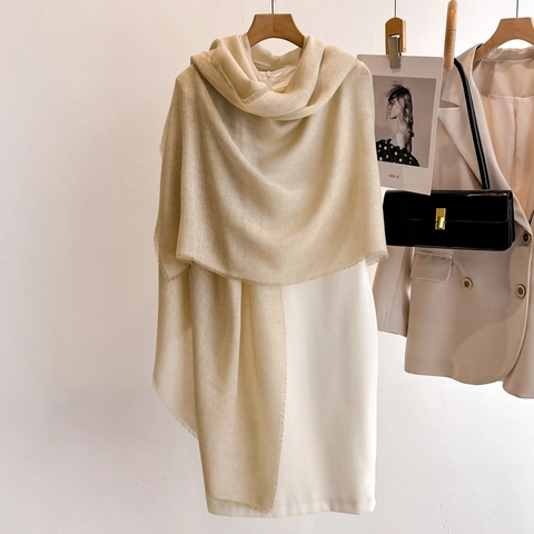 Écharpe Femme Couleur Unie Légère Courte Gland Châle Wrap Polyester Mince Respirant Mode Printemps Automne Cou