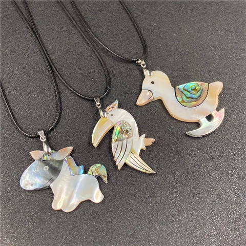Natural Mother Of Artificial Pearl Abalone Shell Animal Pendant Necklace For Women Handcrafted Iridescent Rabbit Duck Dog Parrot Horse Jewelry Gift