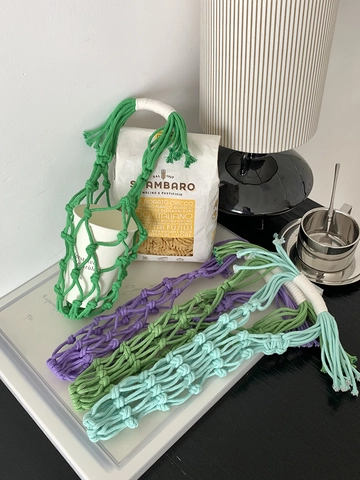 Porte-bouteille d'eau Macramé Fait Main en Mélange Polyester Coton Tissé Ajouré Porte-gobelet Avec Glands pour Femme Extérieur