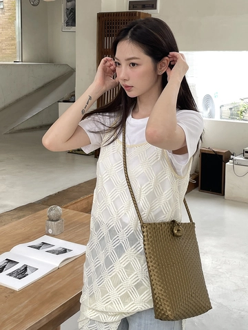 Handmade Woven PVC Crossbody Bag For Women Retro Metallic Gold Beach Vacation Shoulder Bag Simple Commuter Handbag Gift