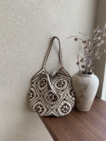 Damen Retro Häkel Tragetasche Handgewebt Baumwolle Granny Square Schultertasche Boho Kontrastfarbe Strick Reisetasche