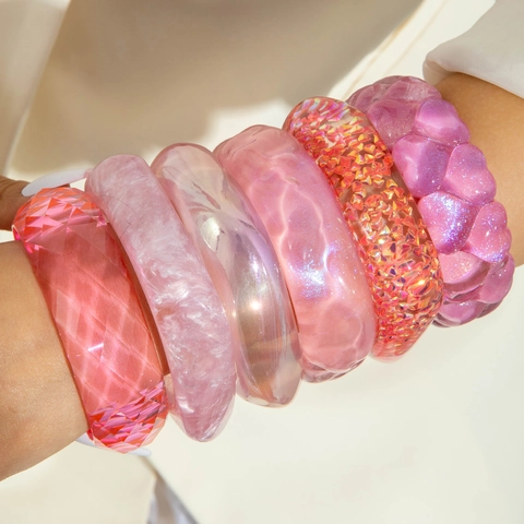Bracciale In Resina Rosa Da Donna Bangle Spesso Con Increspature D'acqua Forma Di Cuore Glitter Texture Marmo Gioielli