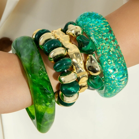 Retro Grüne Harz Armreifen Und Legierung Hammerschlag Manschette Und Perlenarmbänder Vintage Boho Schmuck