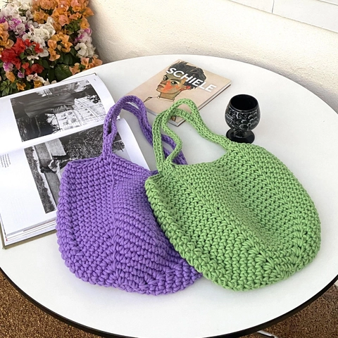 Women Hand-Woven Crochet Shoulder Bag Polyester Cotton Hollow Out Large Capacity Casual Beach Vacation Tote Bag