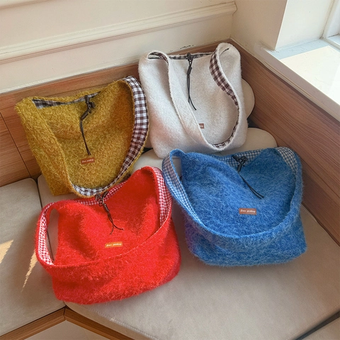 Omkeerbare Pluche Crossbody Tas Grote Capaciteit Kunstbont Gingham Retro Schoudertas Met Kneppelssluiting Dames