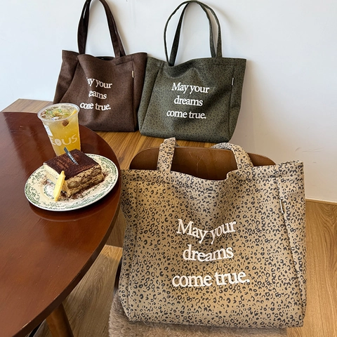 Sac Fourre-tout Vintage en Daim à Imprimé Léopard pour Femme Sac à Bandoulière Grande Capacité avec Impression de Lettres