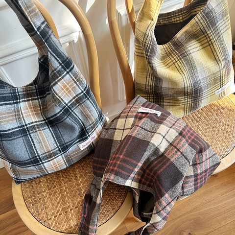Women Vintage Woolen Plaid Tote Bag Large Capacity Shoulder Bag Checked Fabric Shopping Bag Autumn Winter Handbag