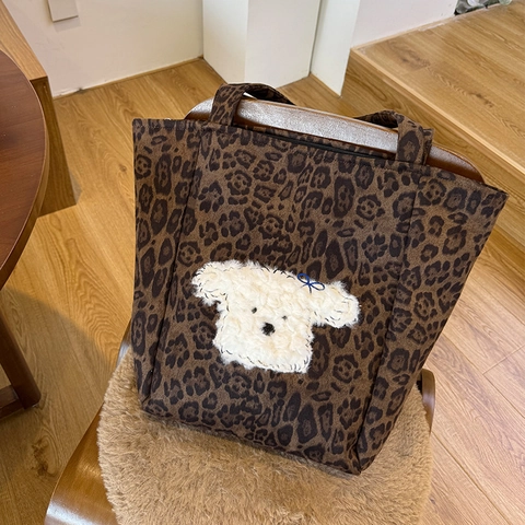 Leopard Print Suede Tote Bag With Fluffy Dog Patch Large Capacity Retro Shoulder Handbag For Women Zipper Closure