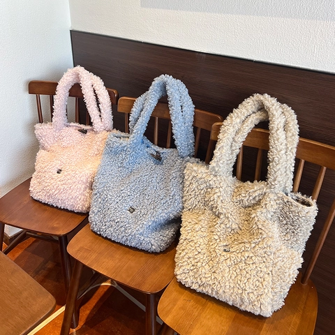 Reversible Plush Tote Bag For Women Sweet Lamb Wool Teddy Fleece Large Capacity Checkered Handbag With Horn Buckle