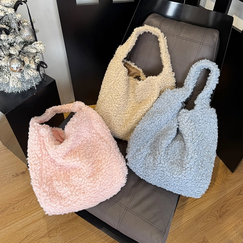 Women Fluffy Lamb Wool Tote Bag Large Capacity Winter Plush Shoulder Handbag With Toggle Closure Casual Solid Color