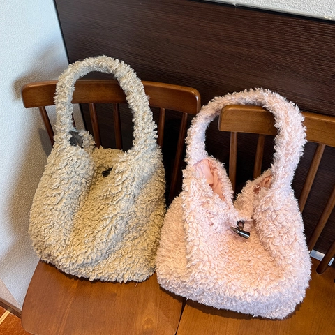 Women Fluffy Lamb Wool Tote Bag Large Capacity Winter Plush Shoulder Handbag With Toggle Closure Casual Solid Color