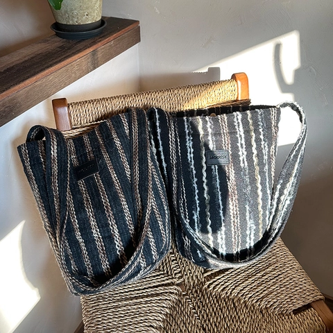 Damen Gestrickte Streifen Beuteltasche Retro Polyester Gewebte Schulter Umhängetasche Tote Große Kapazität Lässig Herbst Winter