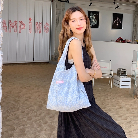 Women Daisy Embroidery Tote Bag Polyester Large Capacity Shoulder Bag With Have A Nice Day Label Daily Fashion Shopper Bag