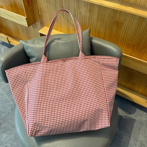 Rote Weiße Gingham Karierte Tragetasche Große Kapazität Polyester Schulter Handtasche Damen Mit Buntem Quastenanhänger