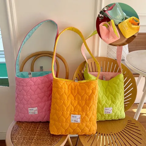 Women Quilted Heart Crossbody Bag Reversible Large Capacity Polyester Shoulder Bag Colorblock Casual Ins Style