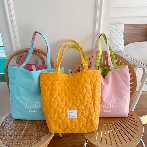 Women Quilted Heart Pattern Tote Bag Reversible Large Capacity Polyester Shoulder Handbag Contrast Color Letter Print