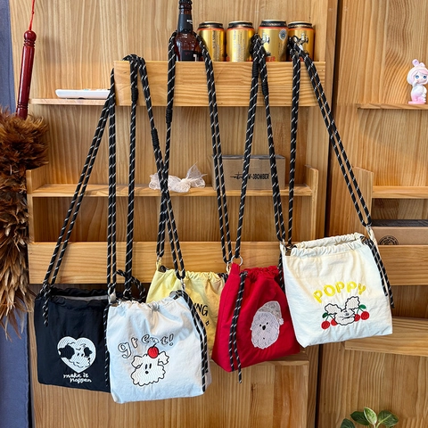 Sac Seau à Cordon en Nylon Brodé Décontracté pour Femmes Sac à Bandoulière Mignon Motif Animal Floral Petit Sac Portable