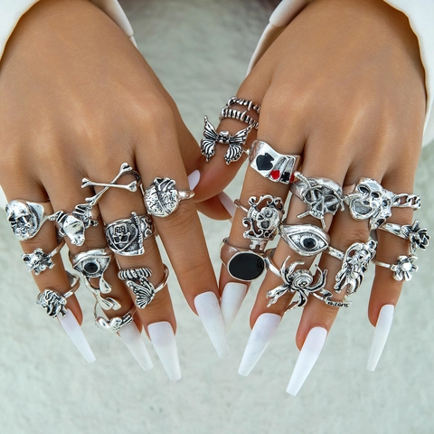 Anelli Punk Gotici Vintage Lega Argento Antico Teschio Pipistrello Ragno Malocchio Farfalla Cuore Poker Asso Gioielli