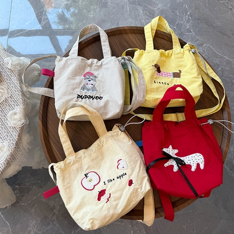 Damen Süße Zeichentrick Tier Stickerei Leinwand Nylon Umhängetasche Hund Apfel Muster Kordelzug Handtasche Punktmuster Tote Für Tägliches Einkaufen Mädchen