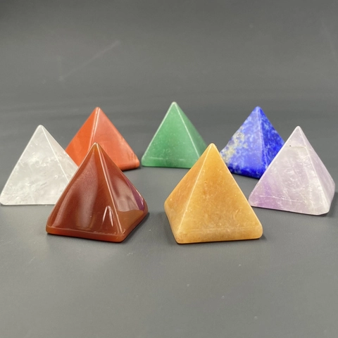 Ornamenti a Piramide in Pietra di Cristallo Naturale Chakra Cristalli di Guarigione Reiki Piramidi di Pietre Preziose per Decorazione Casa Meditazione Regalo