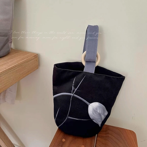 Borsa a Secchiello da Donna in Tela Stile Mori Giapponese Con Manico ad Anello in Legno Simpatica Stampa Floreale Frutta Decorazione Peluche 3D