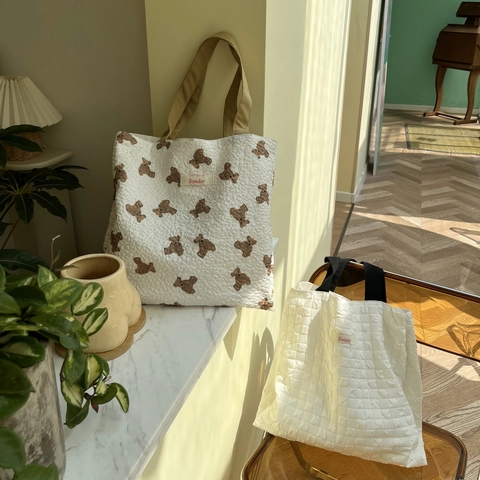 Quilted Tote Shoulder Bag Large Capacity Polyester Seersucker Bear Print Lightweight Shopping Handbag Women Korean Style